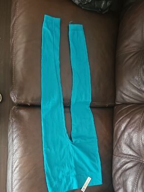 Women’s Stretch Turquoise Arm/Leg Sleeve - Unbranded